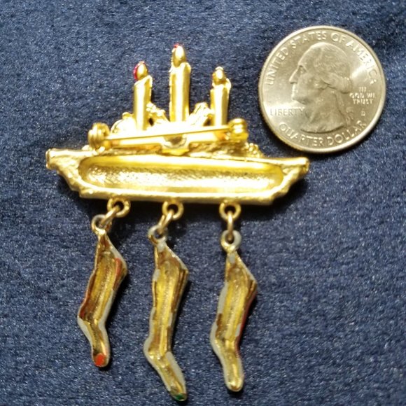 Holiday Jewelry - Night Before Christmas Brooch - Picture 4 of 4